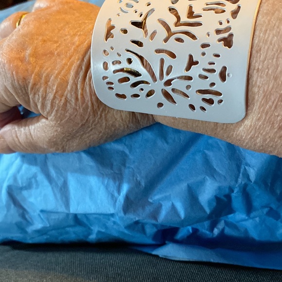 H&M White Cuff Bracelet 3” - Picture 2 of 6